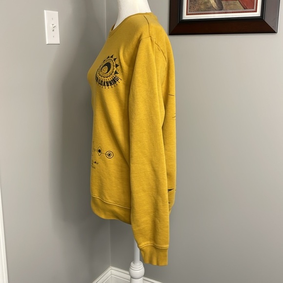 Blind Rooster unisex crewneck sweatshirt Size Medium Mustard yellow Astrology - Picture 4 of 6